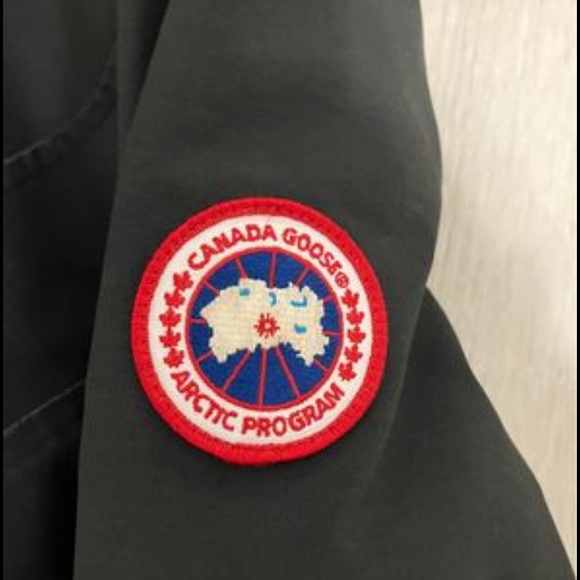 Canada Goose Youth Brittania Parka. Youth XL (18) . Fits like an XS woman - Picture 11 of 15